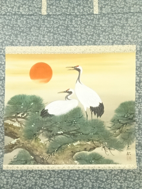 【骨董】掛け軸　松上の鷹 肉筆　桐箱入り 松上鶴 前川峰水 (尺五立）肉筆！ 開運画 - 掛け軸（掛軸）販売通販
